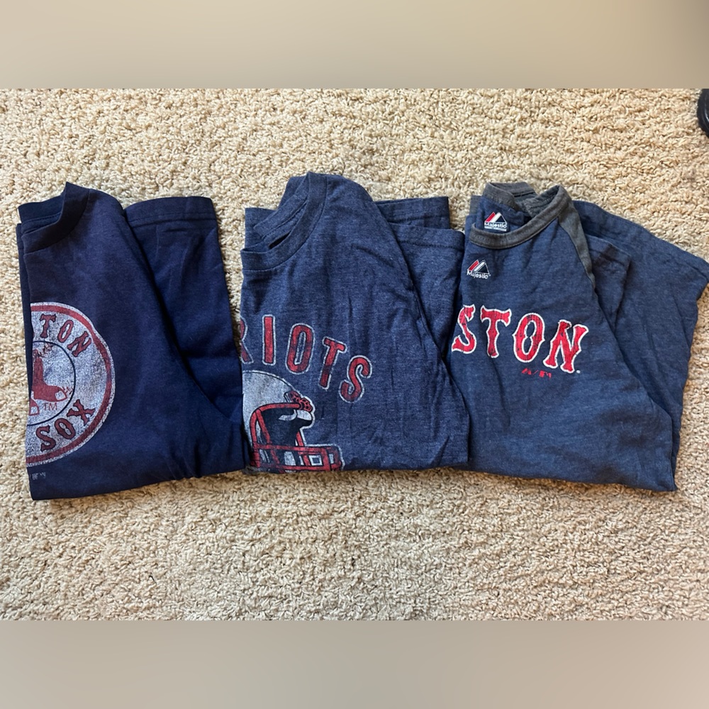 Lot of 3 T-shirts Youth large xl New England Patriots Red Sox baseball football